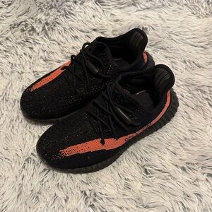 Adidas Yeezy Kids Boys Yeezy Boost 350 v2 Core sneakers